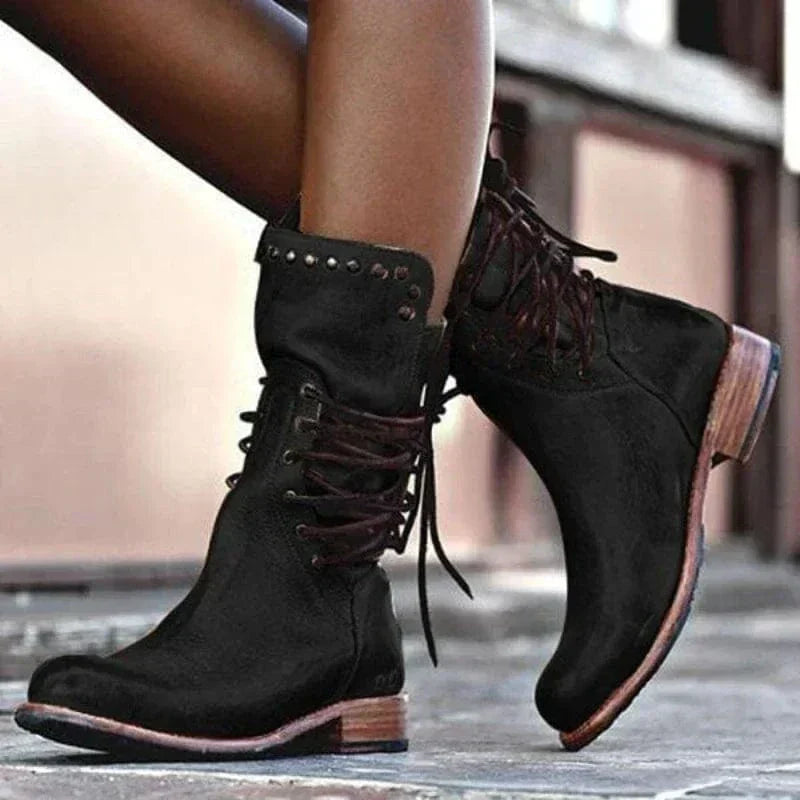 Chloe | Chic laced boots