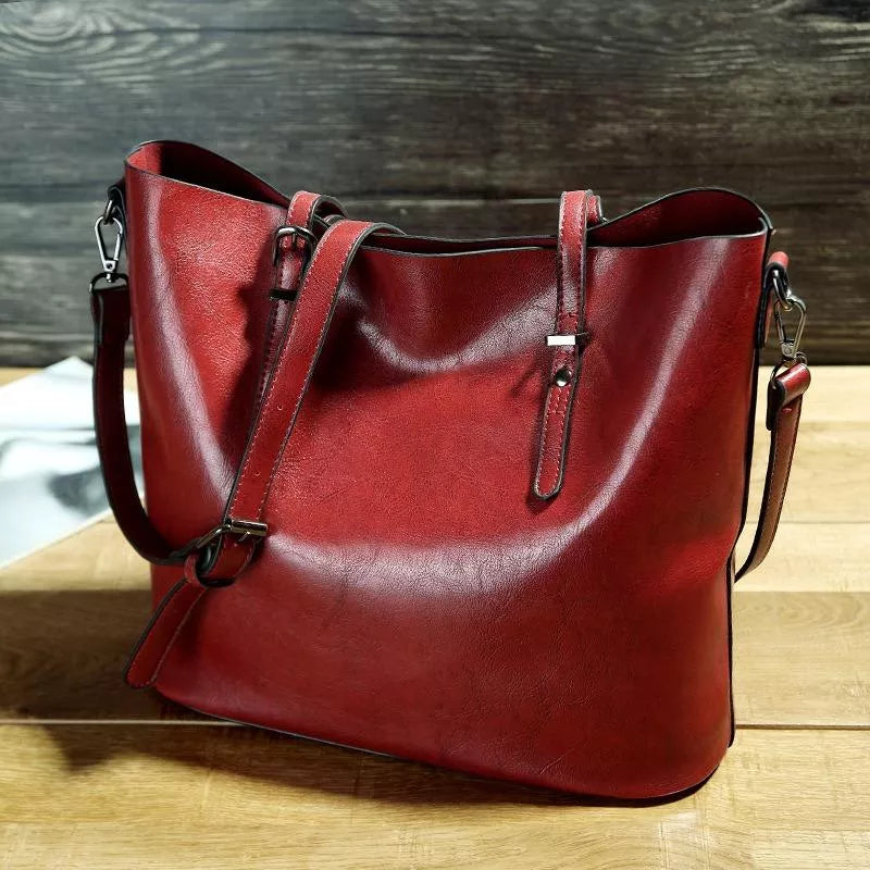 Chloe | Vintage-style leather shoulder bag