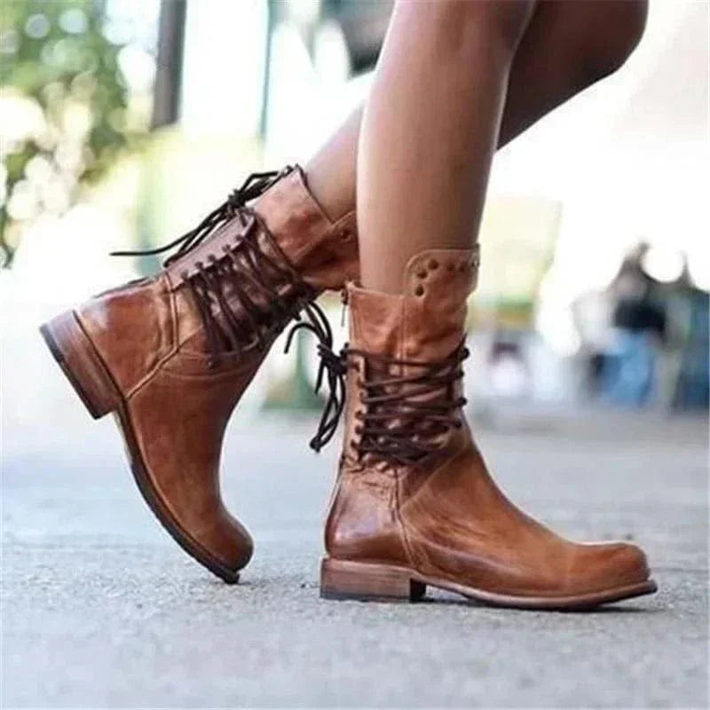 Chloe | Chic laced boots