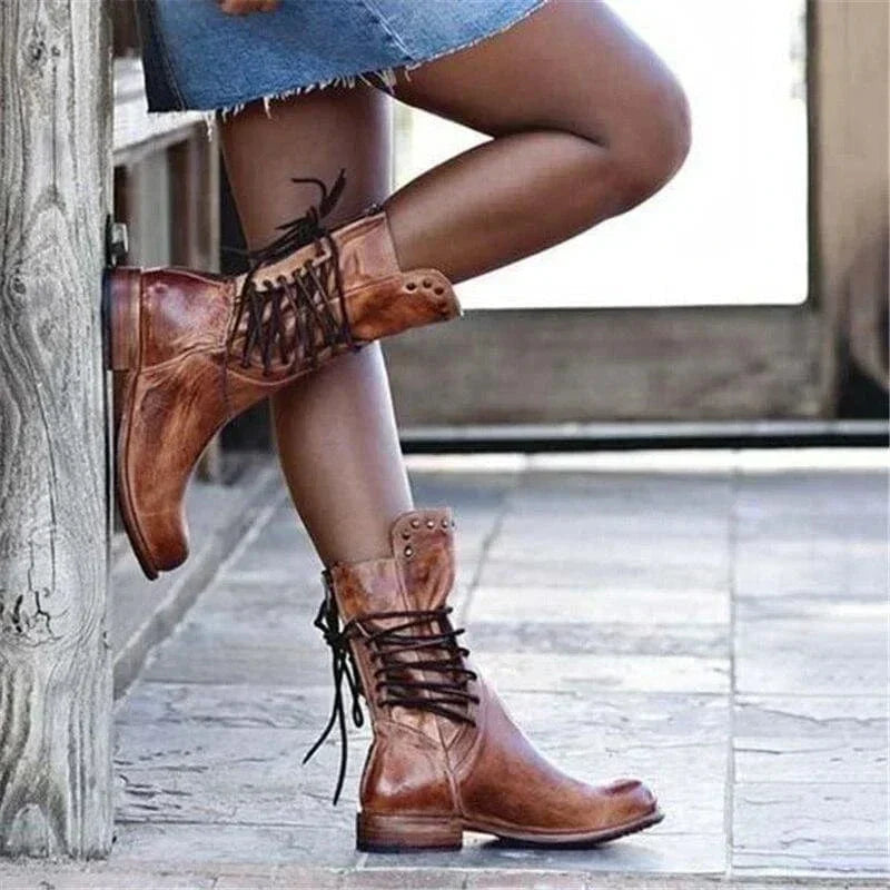 Chloe | Chic laced boots