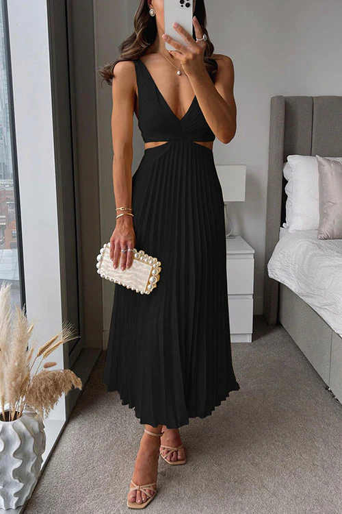 Chloe | Flowy pleated dress