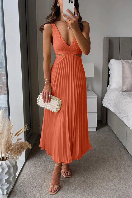 Chloe | Flowy pleated dress