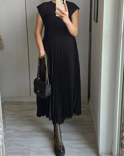Chloe | Timeless and comfortable pleated dress