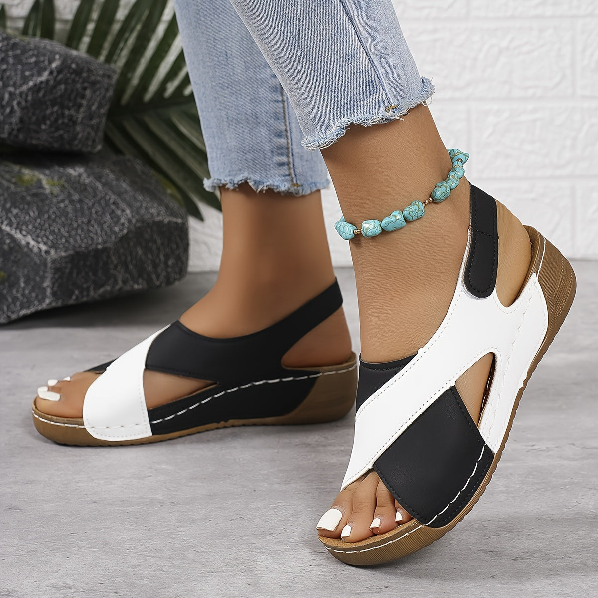 Chloe | Comfy abstract sandals