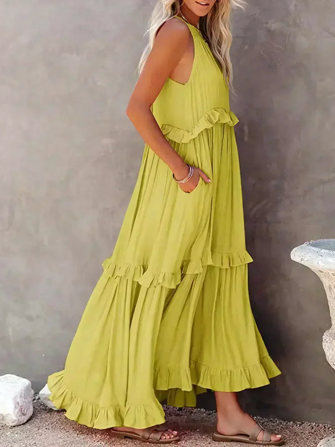 Chloe | Maxi dress with halter neck and ruffles