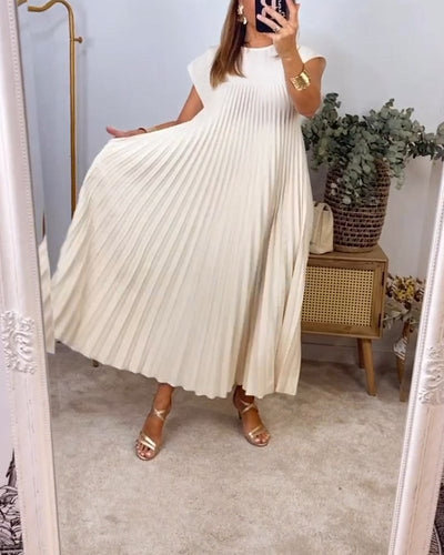 Chloe | Timeless and comfortable pleated dress