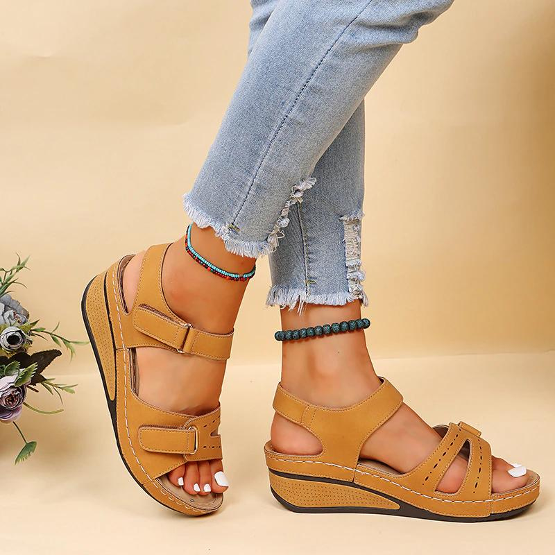 Chloe | Everyday orthopaedic sandals