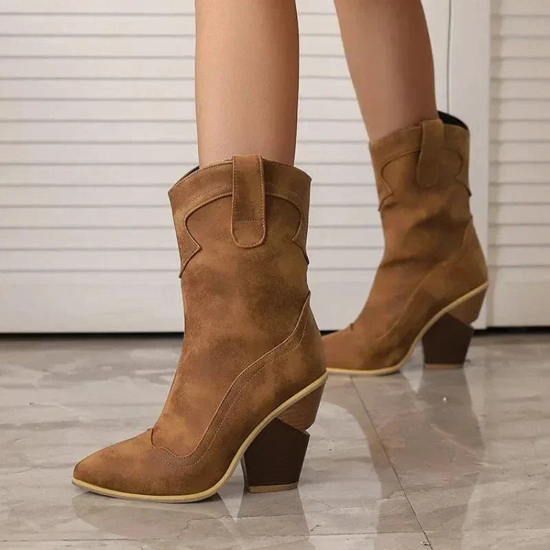 Chloe | Sleek high-heeled boots