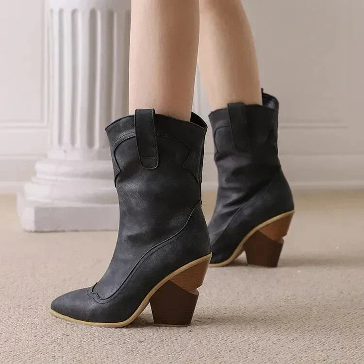 Chloe | Sleek high-heeled boots
