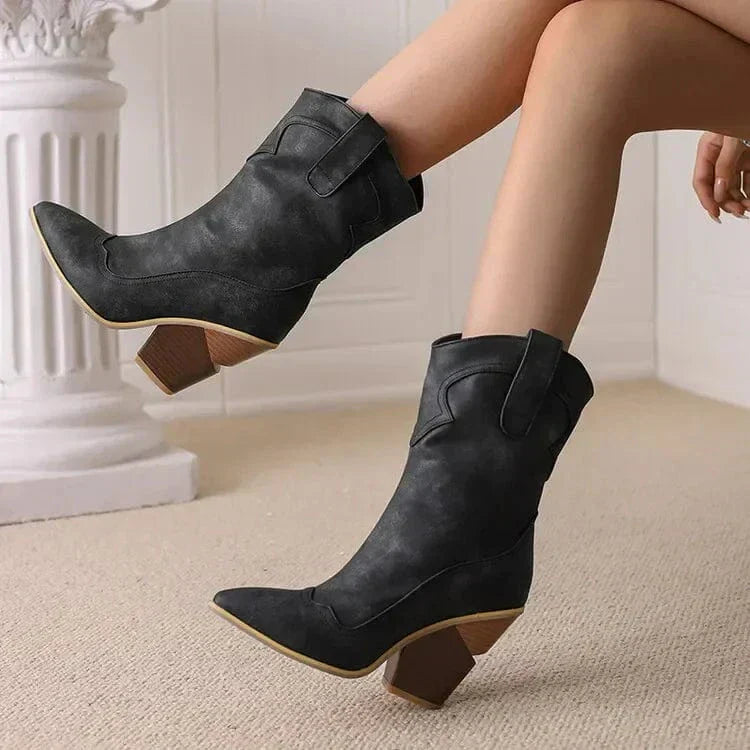 Chloe | Sleek high-heeled boots