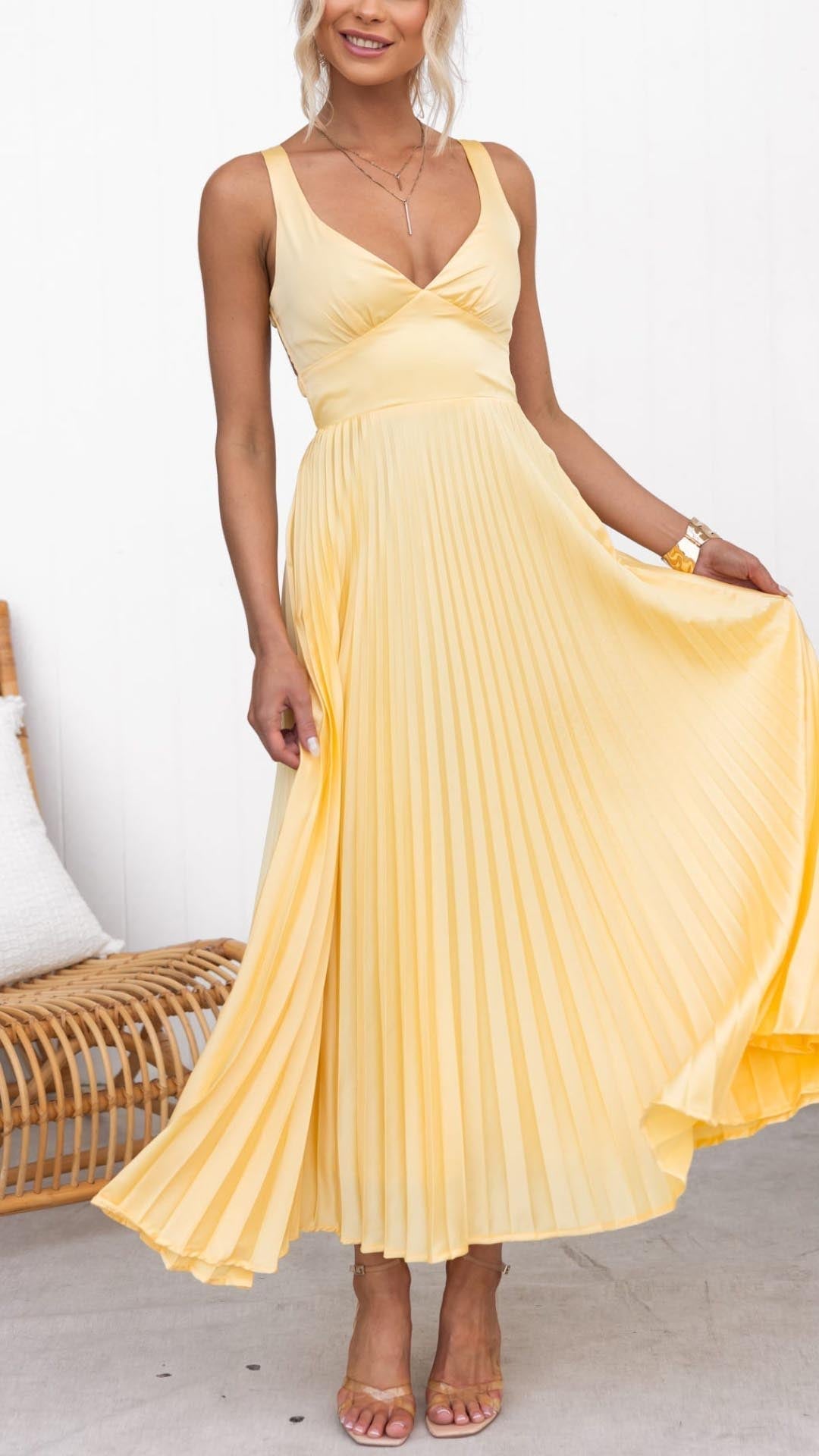 Chloe | Pleated maxi dress with V-neckline
