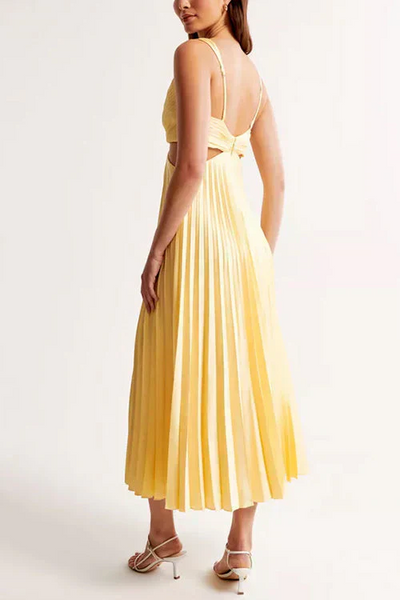 Chloe | Flowy pleated dress