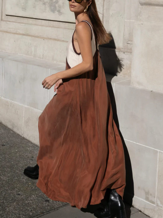 Chloe | Chic dress with pointed neckline