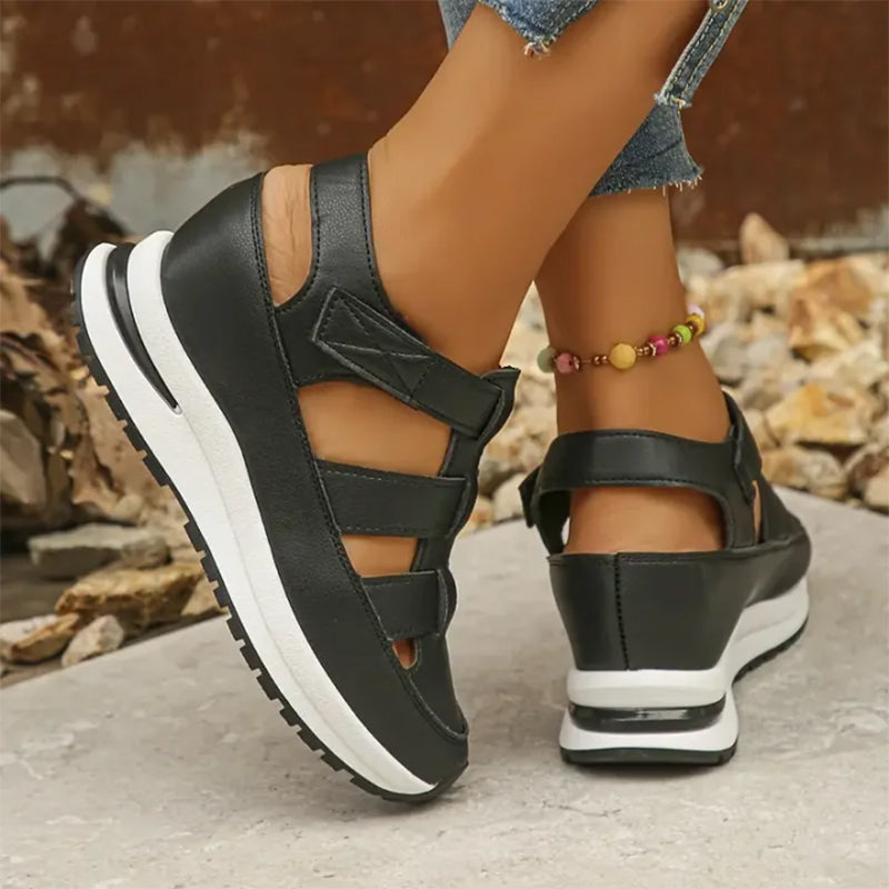 Chloe | Breathable sandals with closed toes