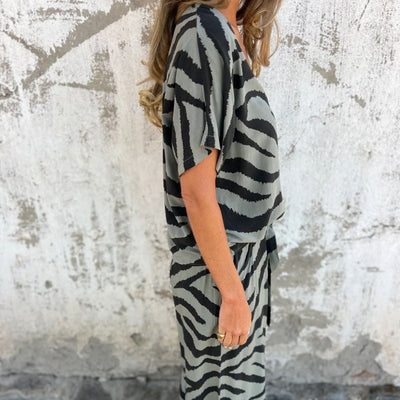 Chloe | Loose zebra 2-piece set